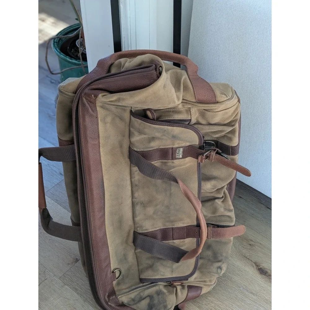 Vintage LL Bean Bag Duffle Weekender Luggage Rolling Bag Leather 80s  24